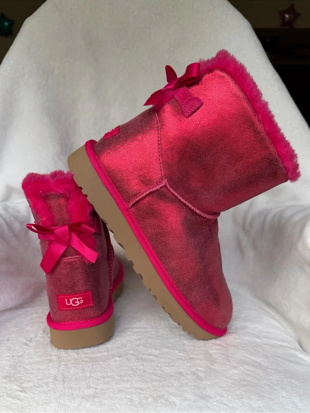 NEW UGG MINI BAILEY BOW GLISTEN BOOT RADISH METALIC SUEDE WOMENS US 10 EU41 UK 8